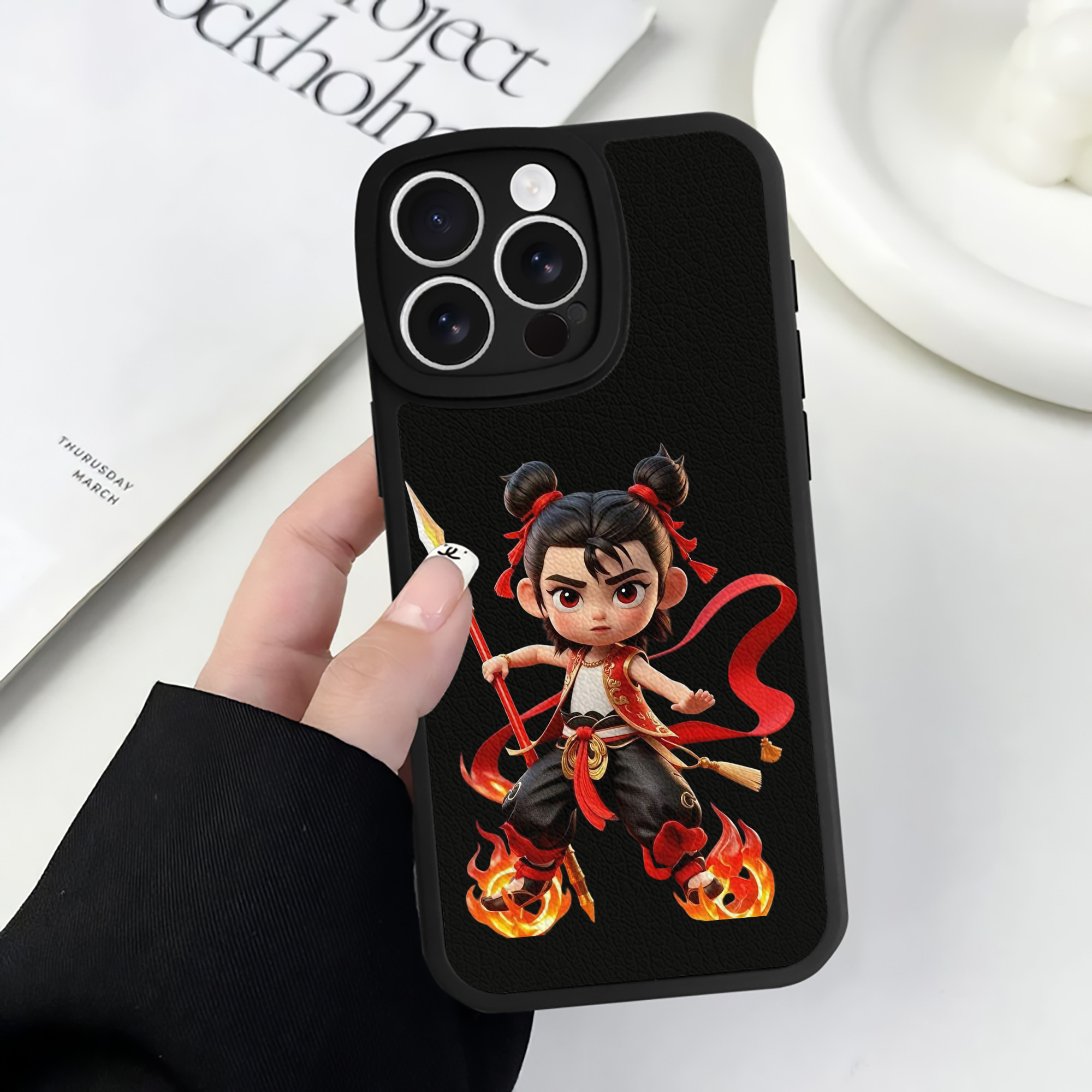 （画像用） Ne Zha 2 ナタ 魔童の大暴れ 【iPhone 16シリーズ対応】シリコンスマホケース（レザー調） 材質：シリコン